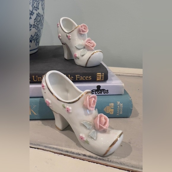 VINTAGE BONE  CHINA ROSE SHOES TRINKETS DECOR FEMININE DANITY - Picture 8 of 8